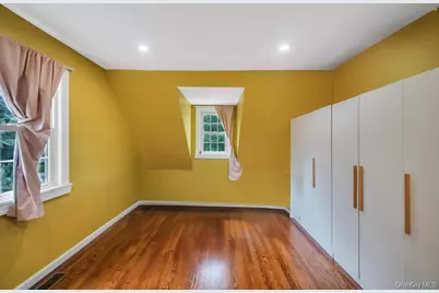 207 N Grove Street, Valley Stream, NY 11580 - Photo 12