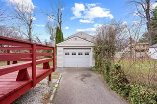 8 Grady Ct, Great Neck, NY 11023 - Photo 24