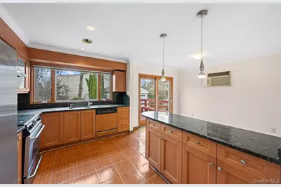 8 Grady Court, Great Neck, NY 11023 - Photo 14