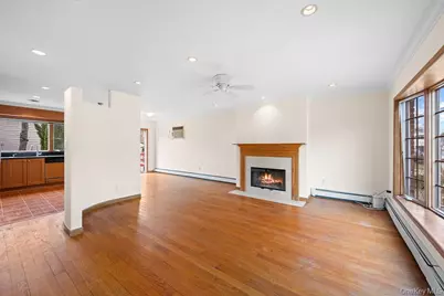 8 Grady Court, Great Neck, NY 11023 - Photo 10