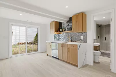 21 Dunhill Road, New Hyde Park, NY 11040 - Photo 12