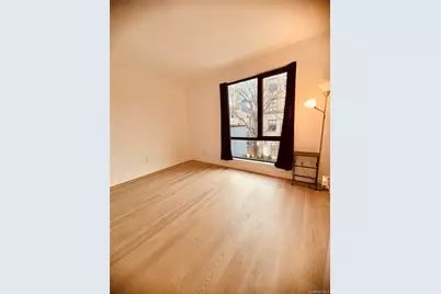 27-09 40th Avenue #3D, Long Island City, NY 11101 - Photo 2