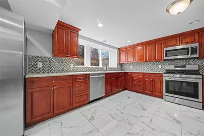 635 E Lincoln Avenue, Mount Vernon, NY 10552 - Photo 1