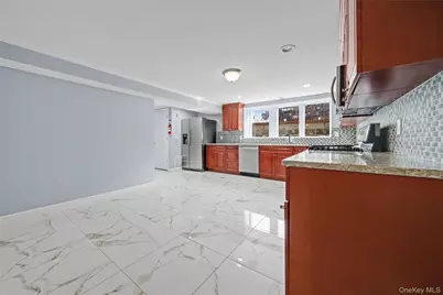 635 E Lincoln Avenue, Mount Vernon, NY 10552 - Photo 2