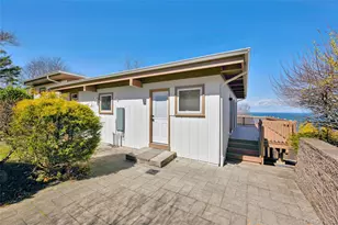 2 Dolphin Way, Riverhead, NY 11901 - Photo 6