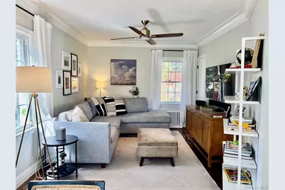 25 Park Circle, New Hyde Park, NY 11040 - Photo 6