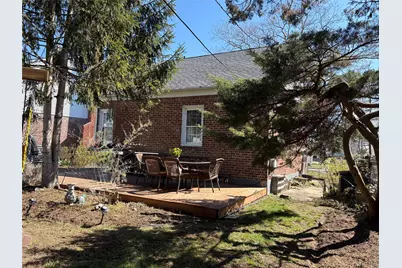 25 Park Circle, New Hyde Park, NY 11040 - Photo 32