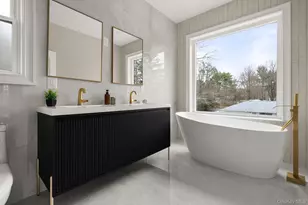 11 Edcris Ln, Huntington, NY 11743 - Photo 16