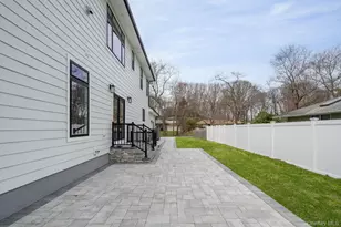 11 Edcris Ln, Huntington, NY 11743 - Photo 22