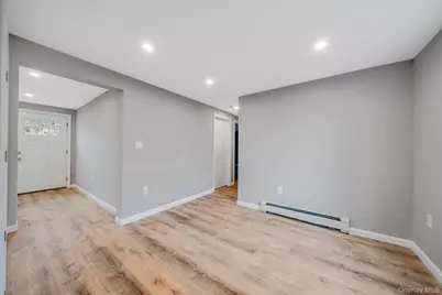 28 Dale Avenue, Riverhead, NY 11901 - Photo 16