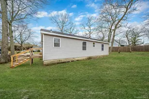 28 Dale Ave, Riverhead, NY 11901 - Photo 6