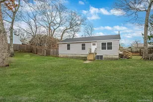 28 Dale Ave, Riverhead, NY 11901 - Photo 2