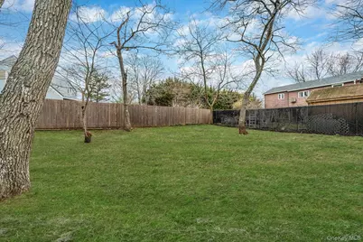 28 Dale Avenue, Riverhead, NY 11901 - Photo 8