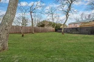 28 Dale Ave, Riverhead, NY 11901 - Photo 8