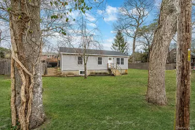 28 Dale Avenue, Riverhead, NY 11901 - Photo 4