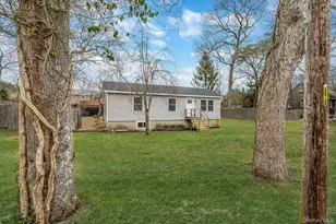 28 Dale Ave, Riverhead, NY 11901 - Photo 4