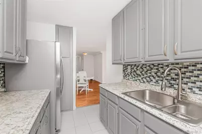 679 Warburton Avenue #2R, Yonkers, NY 10701 - Photo 14