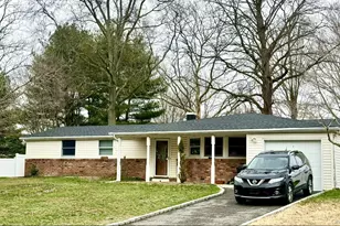 39 University Heights Dr, Stony Brook, NY 11790 - Photo 2