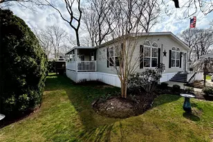 1661 Old Country Rd, Riverhead, NY 11901 - Photo 40