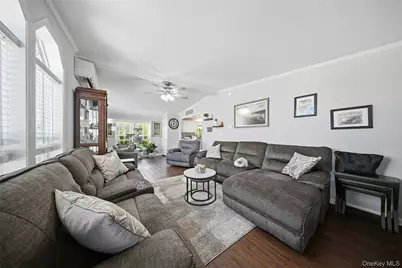 1661 Old Country Road #62, Riverhead, NY 11901 - Photo 4