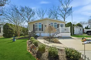 1661 Old Country Rd, Riverhead, NY 11901 - Photo 2