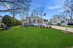 1661 Old Country Rd, Riverhead, NY 11901 - Photo 4