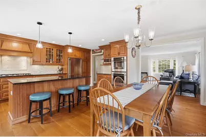 325 Frank Avenue, Mamaroneck, NY 10543 - Photo 10