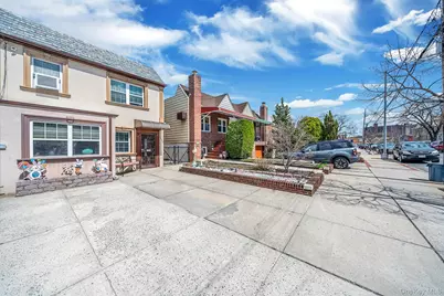 8605 77th Avenue, Glendale, NY 11385 - Photo 2