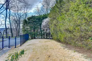 61 Kathwood Rd, White Plains, NY 10607 - Photo 44