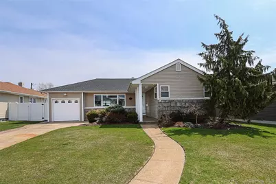 921 Ilse Court, North Bellmore, NY 11710 - Photo 2