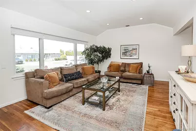 921 Ilse Court, North Bellmore, NY 11710 - Photo 4