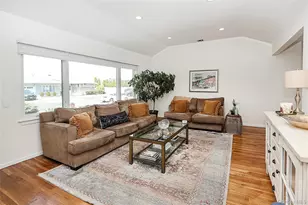 921 Ilse Ct, North Bellmore, NY 11710 - Photo 4