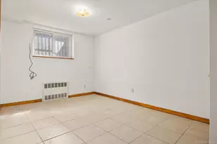 52-63 65th Pl, Maspeth, NY 11378 - Photo 4