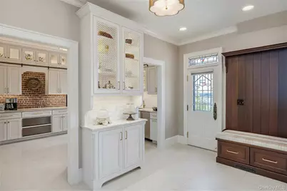 31 Fort Hill Drive, Lloyd Harbor, NY 11743 - Photo 18