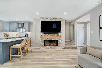 22 Miriam Parkway, Elmont, NY 11003 - Photo 6