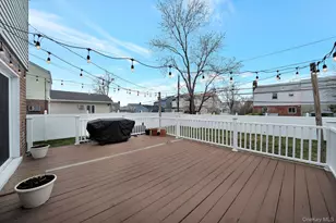 22 Miriam Pkwy, Elmont, NY 11003 - Photo 22