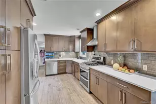 225 Hilton Ave, Hempstead, NY 11550 - Photo 16