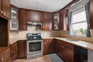 188 Beechwood Ave, Roosevelt, NY 11575 - Photo 18