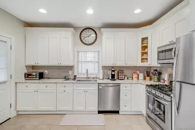 407 Wiggins Street, Greenport, NY 11944 - Photo 34