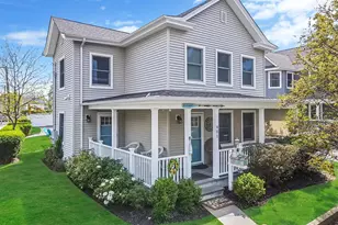 401 Wiggins St, Greenport, NY 11944 - Photo 2