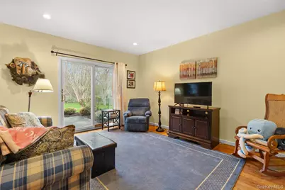 1390 Thompson Drive, Bay Shore, NY 11706 - Photo 10