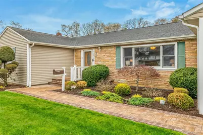 1390 Thompson Drive, Bay Shore, NY 11706 - Photo 2