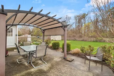 1390 Thompson Drive, Bay Shore, NY 11706 - Photo 22