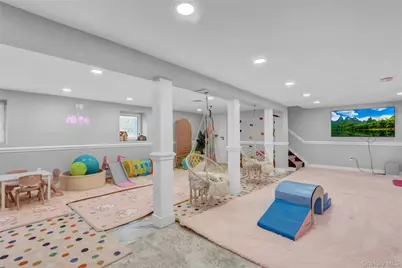 14 Chatham Place, Dix Hills, NY 11746 - Photo 16