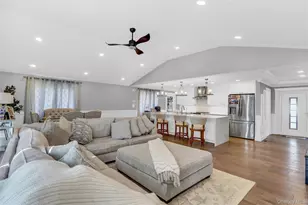 14 Chatham Pl, Dix Hills, NY 11746 - Photo 4