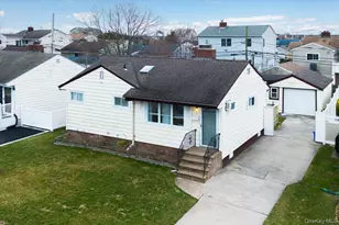 61 Grant St, Freeport, NY 11520 - Photo 4