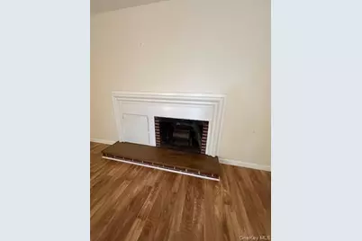 117 Blydenburg Avenue #B, Smithtown, NY 11787 - Photo 4