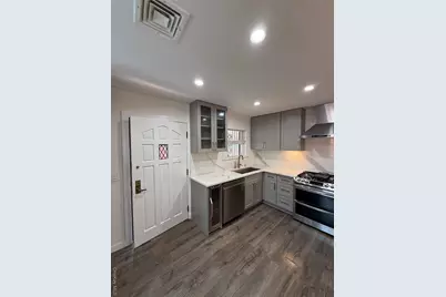 1090 Pelham Parkway S, Bronx, NY 10461 - Photo 8