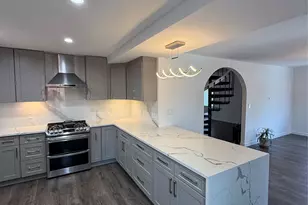 1090 Pelham Pkwy S, Bronx, NY 10461 - Photo 2