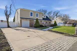 178 Geery Ave, Holbrook, NY 11741 - Photo 2